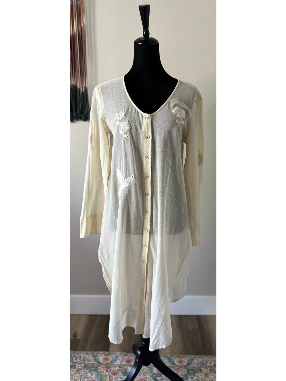 VINTAGE APRIL CORNELL Cream Sheer Crochet Button Front Embroidered Robe Size M